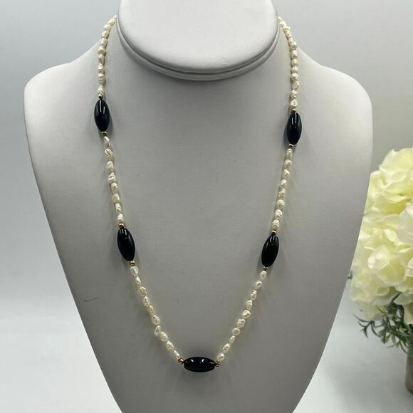 Vintage Solid 14K Yellow Gold Pearl Onyx Gold Bead Necklace Baroque
Freshwater - Picture 1 of 13